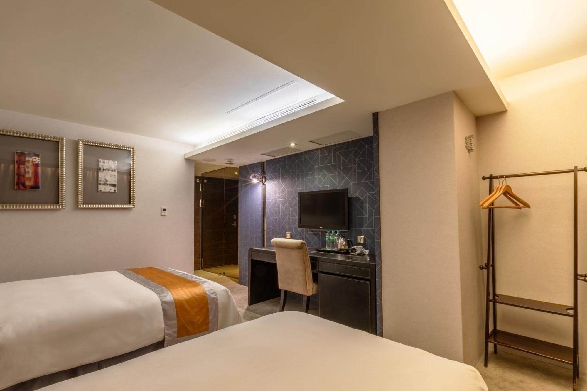 Ren Mei Fashion Hotel Taichung Rom bilde